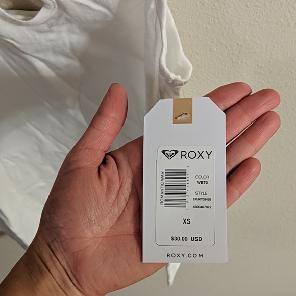 Roxy tank - Picture 2 of 3